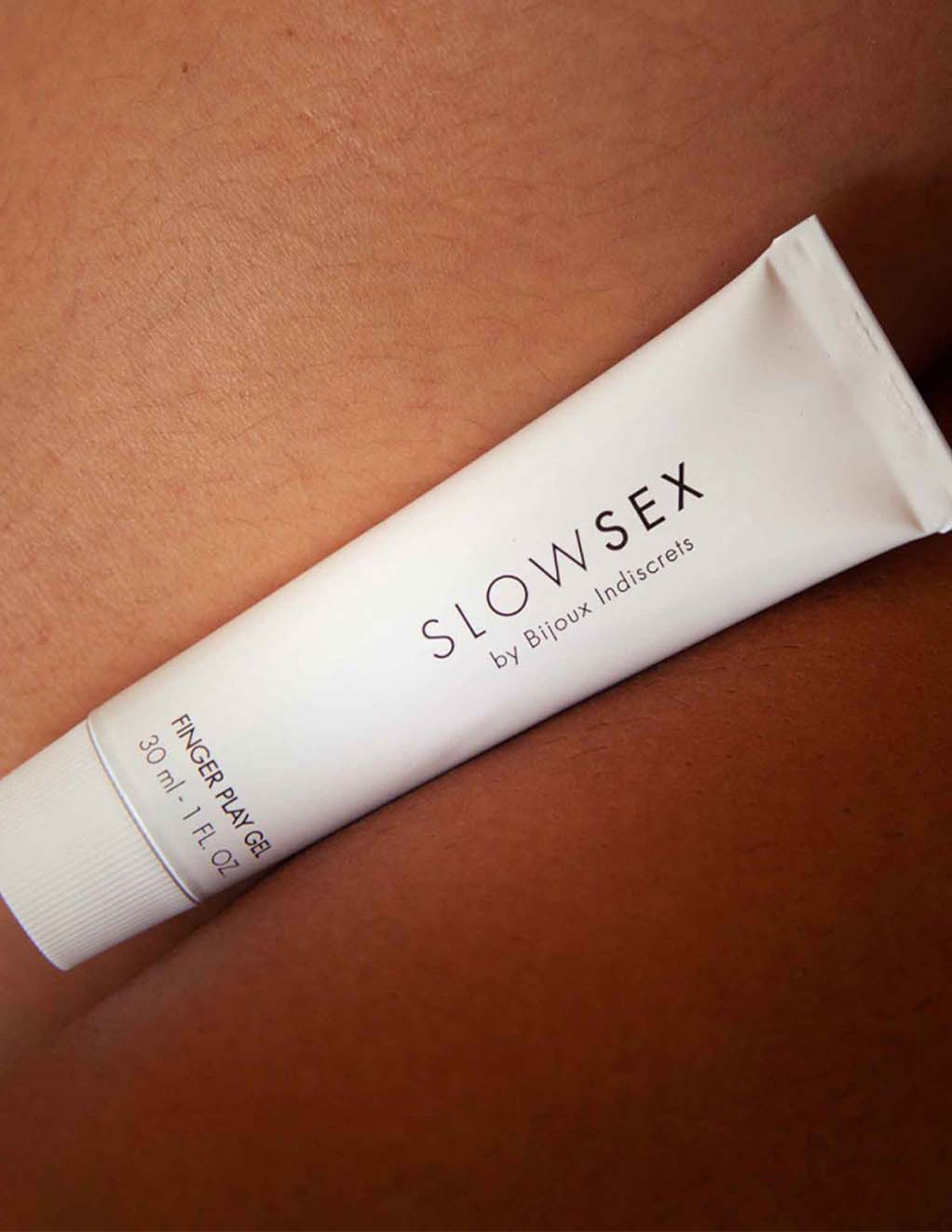 BIJOUX INDISCRETS Slow Sex Gel para juegos con los dedos